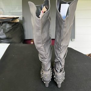 Women's High Heel /Pointed Toe/Grey Boots /with Decorative Stud/Size US 9,/EU 40